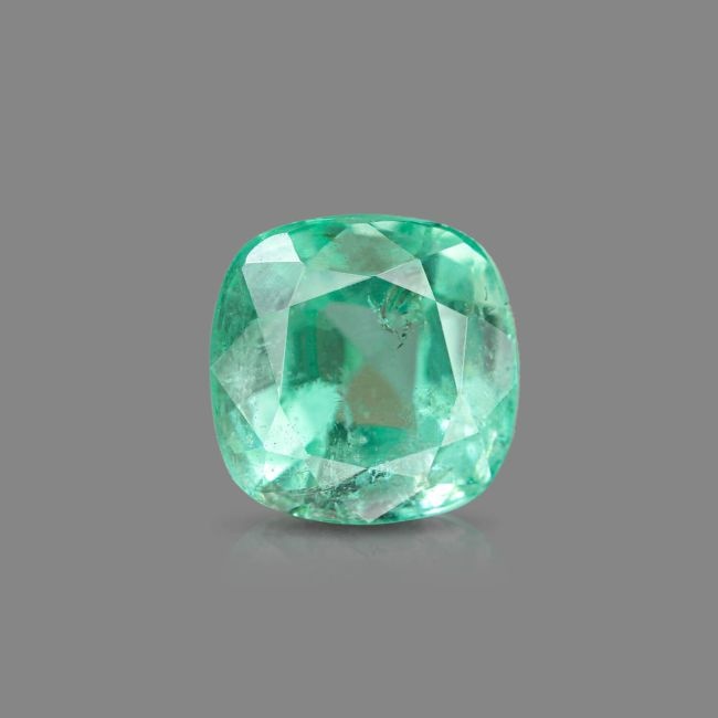 0.6 cts Untreated Round Emerald