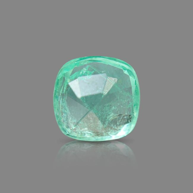 0.6 cts Untreated Round Emerald