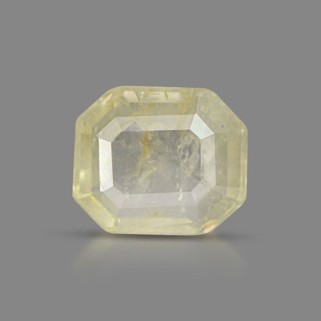 3.94 cts Untreated Oval Sapphire